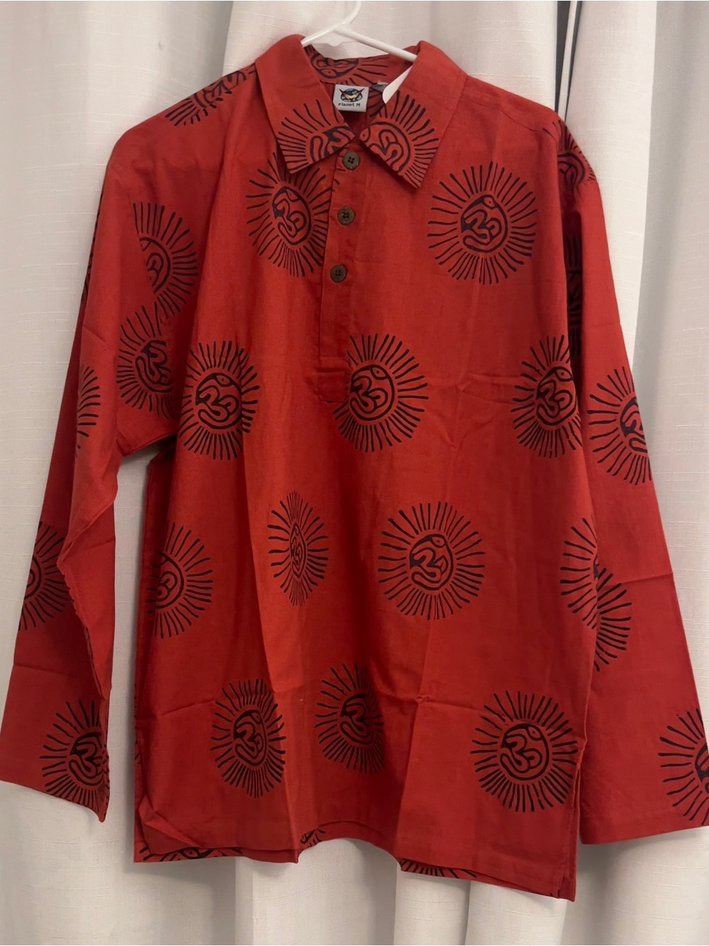 Planet M Men’s Red Kurt Long-Sleeve Button Shirt with Black Sun Motif Size XL